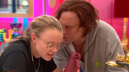 mickey rourke whispering to jojo siwa